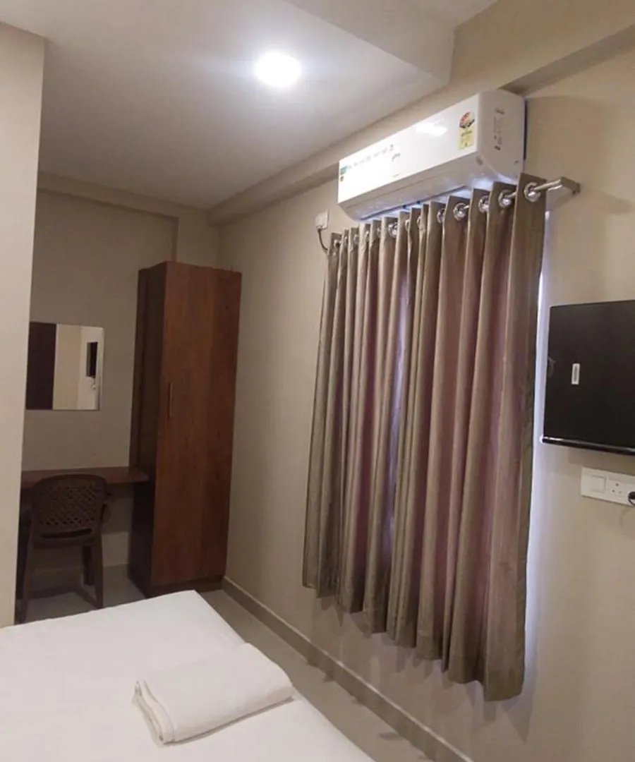 Ishaz Rooms Kochi